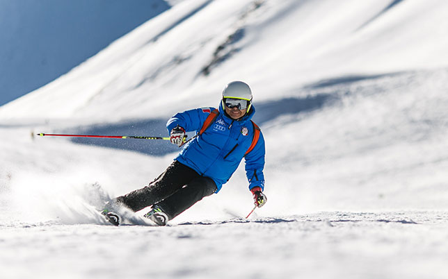 The best alpine skiing experience with our tour package.